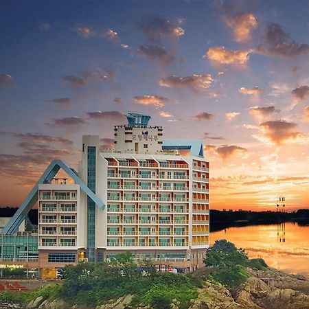 Mohang Haenaru Family Hotel 扶安 外观 照片