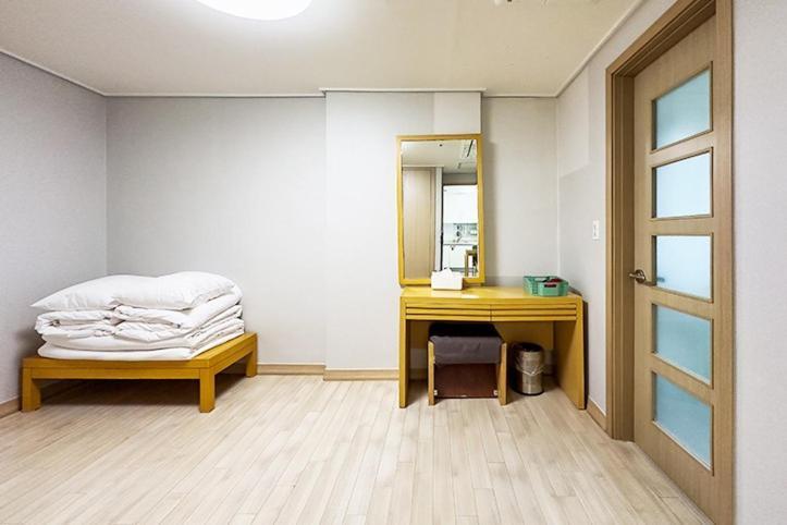 Mohang Haenaru Family Hotel 扶安 客房 照片
