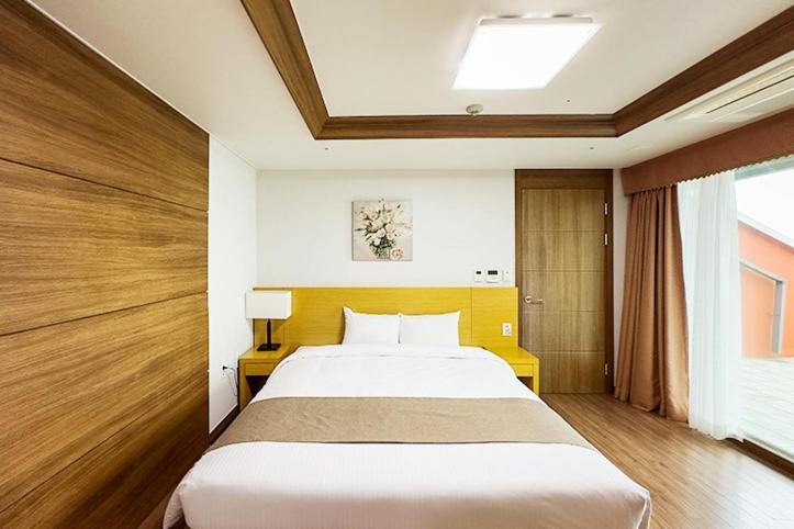 Mohang Haenaru Family Hotel 扶安 客房 照片