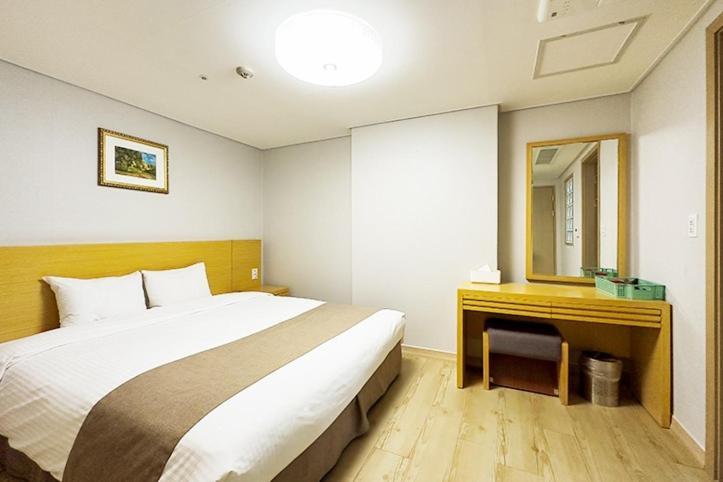 Mohang Haenaru Family Hotel 扶安 客房 照片