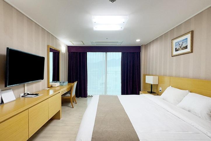 Mohang Haenaru Family Hotel 扶安 客房 照片