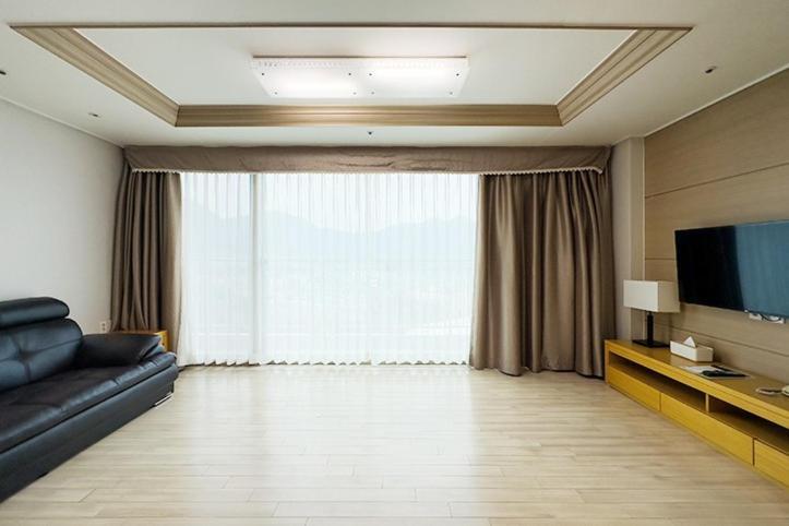 Mohang Haenaru Family Hotel 扶安 客房 照片