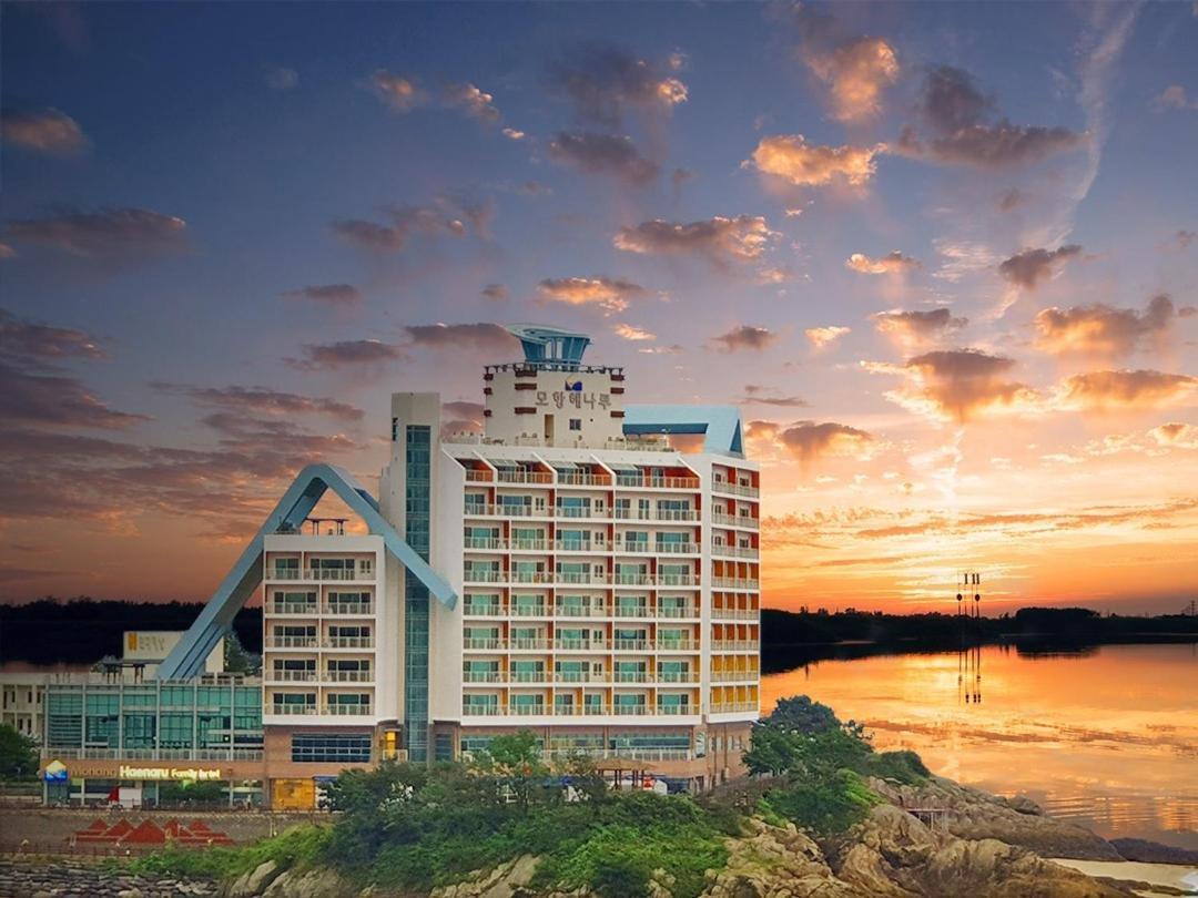 Mohang Haenaru Family Hotel 扶安 客房 照片
