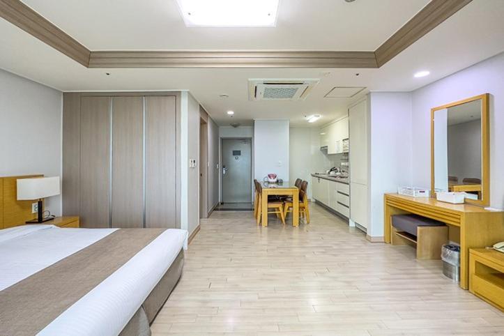 Mohang Haenaru Family Hotel 扶安 客房 照片