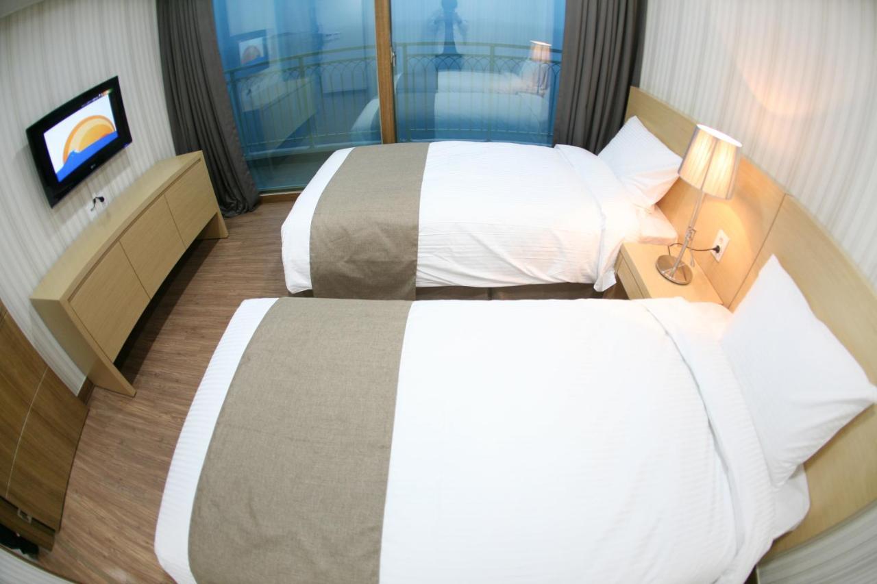 Mohang Haenaru Family Hotel 扶安 外观 照片