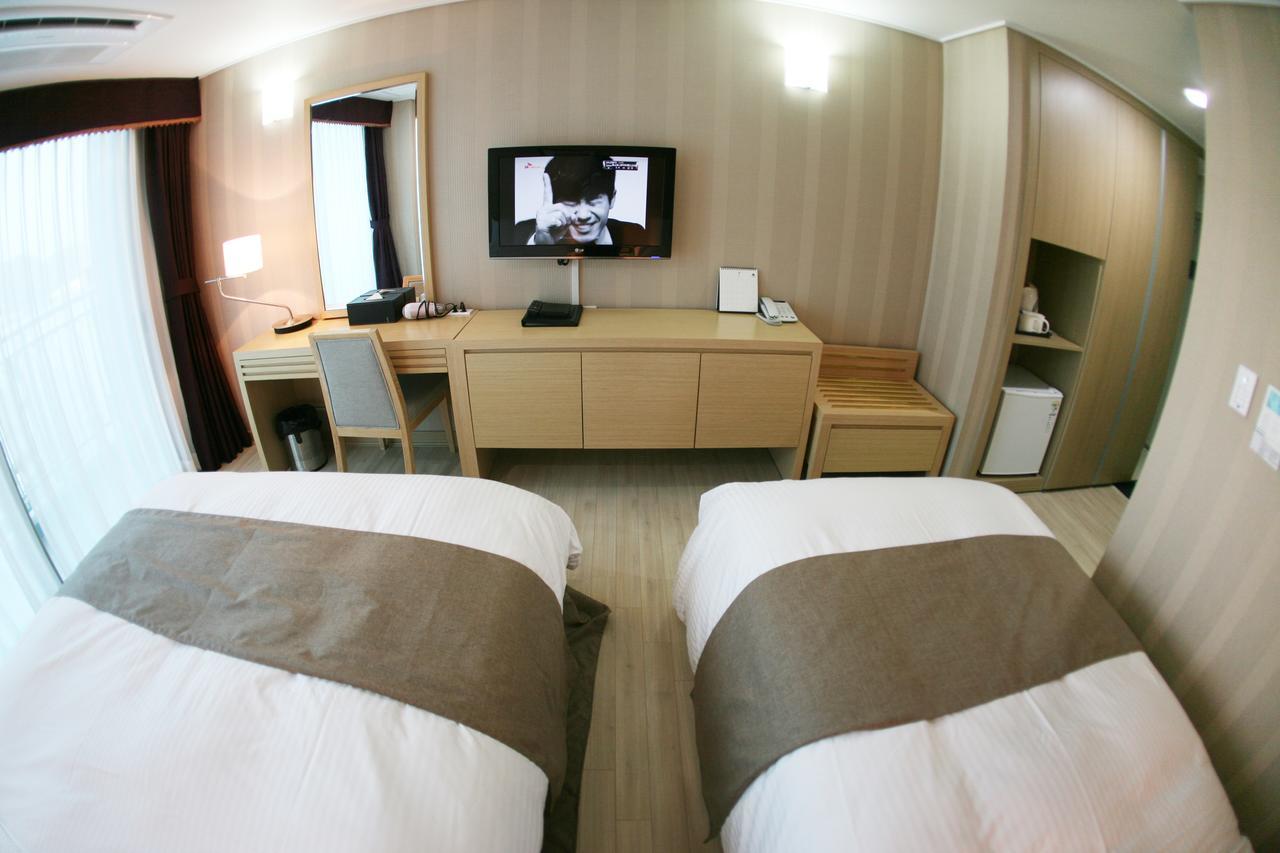 Mohang Haenaru Family Hotel 扶安 外观 照片