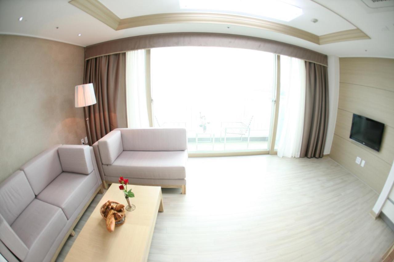 Mohang Haenaru Family Hotel 扶安 外观 照片